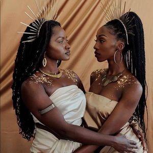 Meet your Posher, Itiola